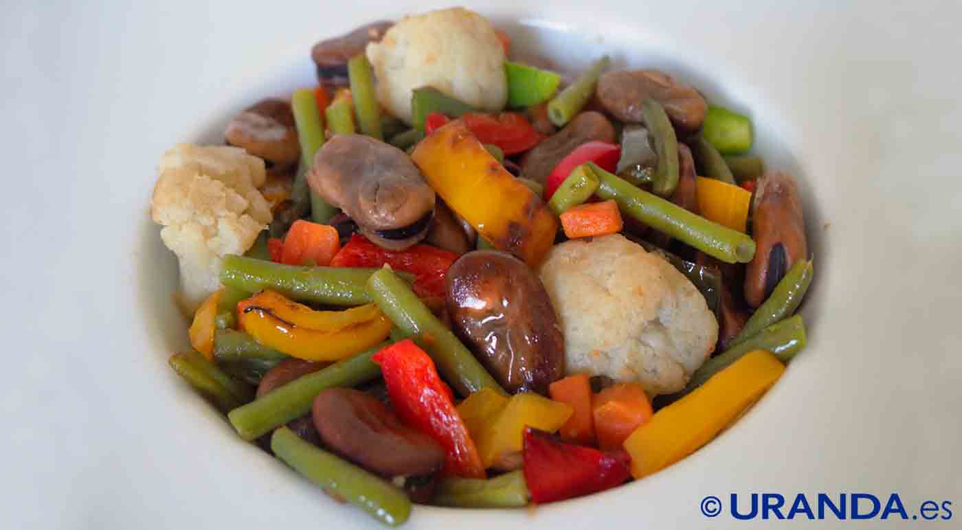 Receta de habas secas salteadas con verduras - recetas veganas de ensaladas  de legumbres