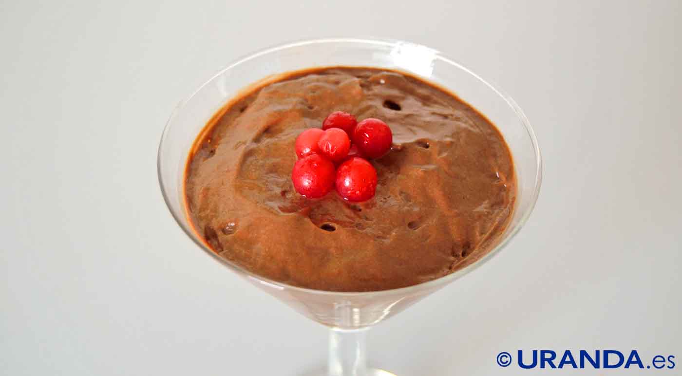 Receta de mousse vegana de chocolate - Recetas veganas de Navidad para celebraciones y fiestas